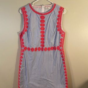Vineyard vines size 10 embroidered dress